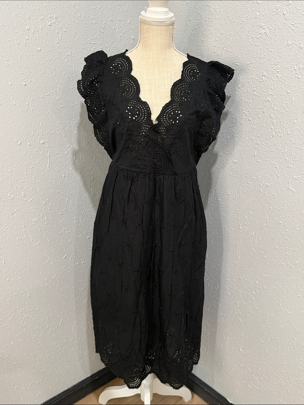 GAP Midi Eyelet Dress Black Women’s Size XSP‎